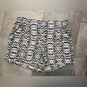 Cute lightweight shorts pull on Medium M Forenza
